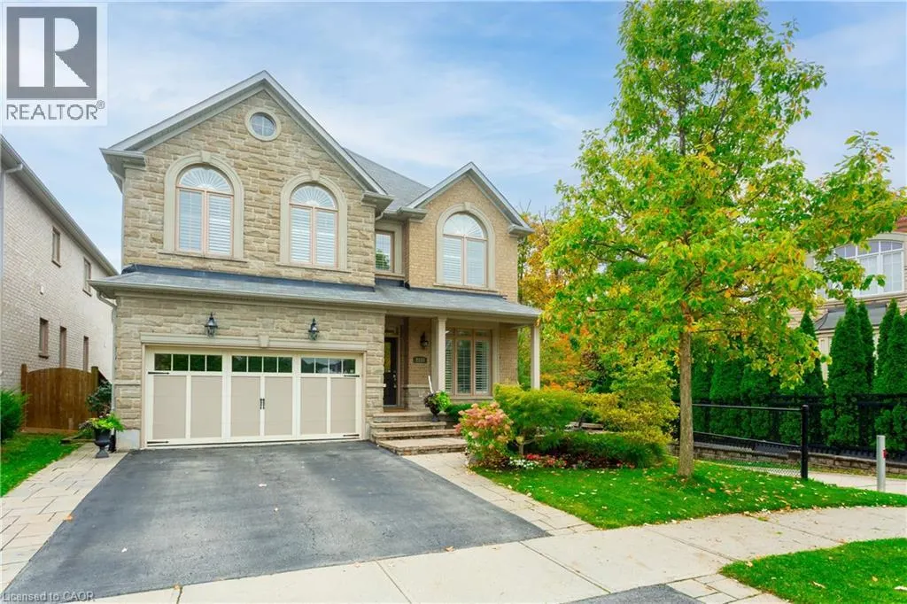 2135 DEVONSHIRE Crescent
