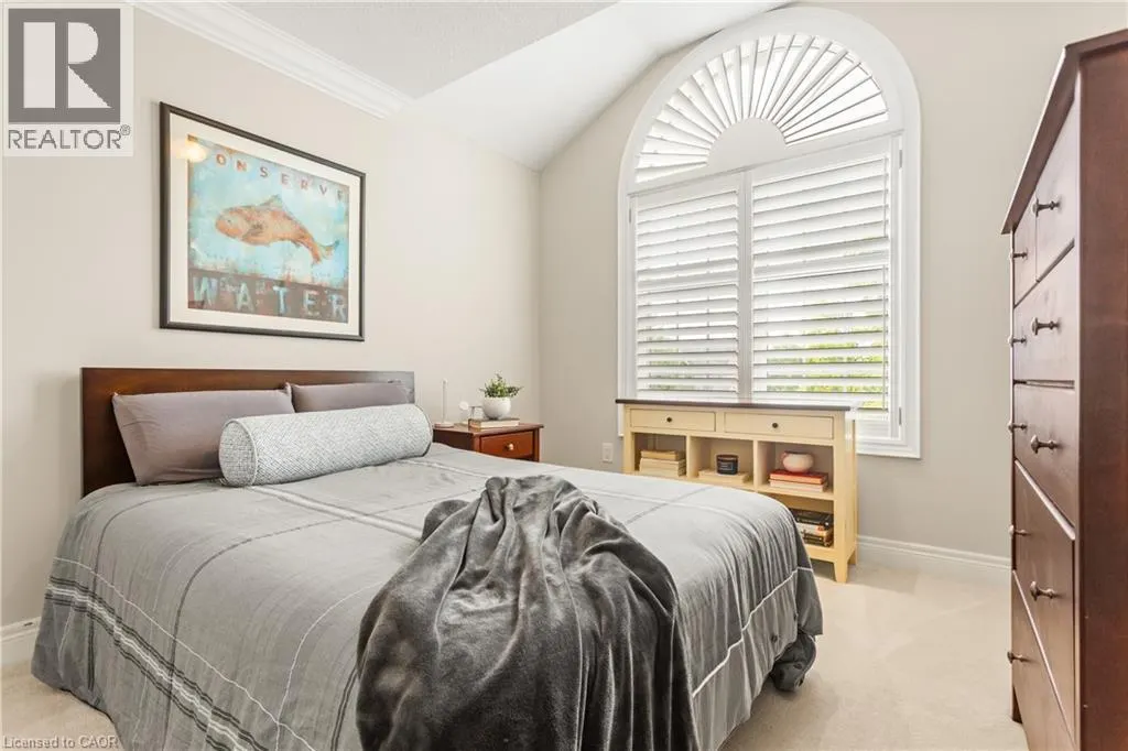 2135 DEVONSHIRE Crescent
