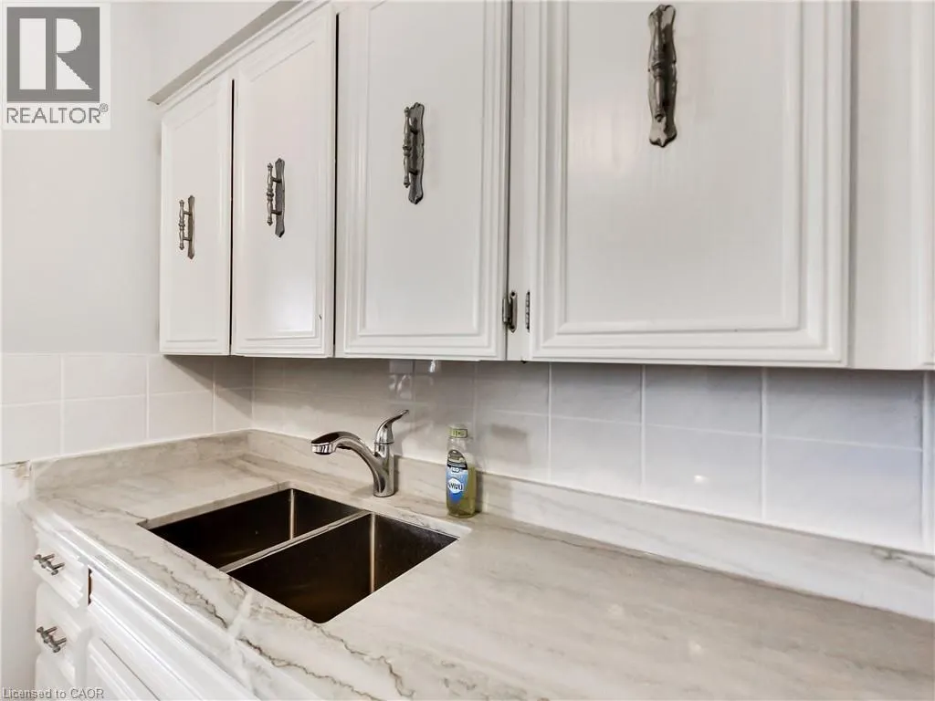 30 HARRISFORD Street Unit# 405, #405