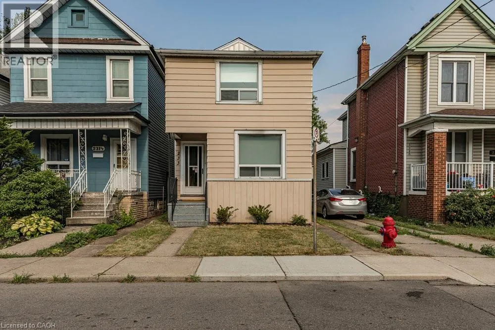 233 GLENDALE Avenue N