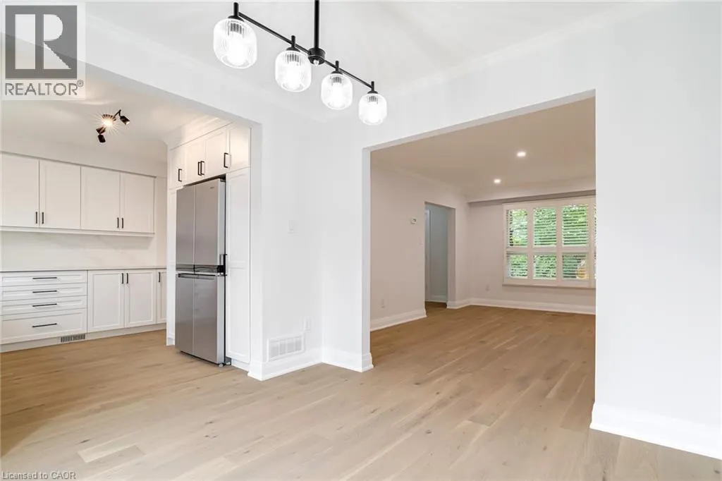 5475 LAKESHORE Road Unit# 4, #4