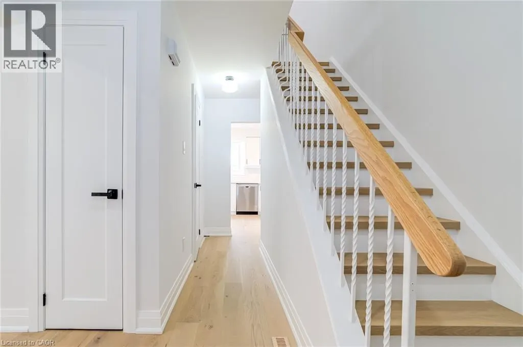5475 LAKESHORE Road Unit# 4, #4