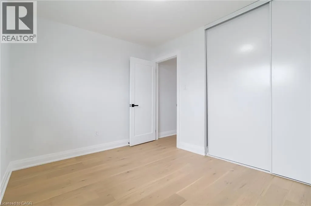 5475 LAKESHORE Road Unit# 4, #4