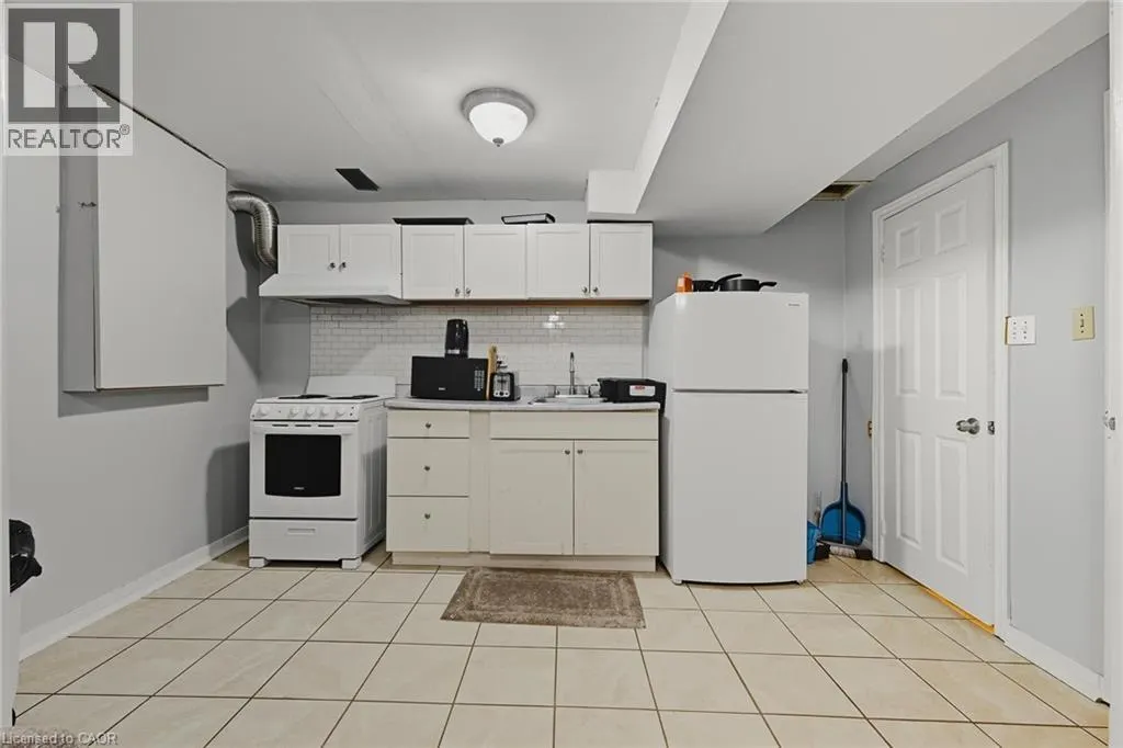 2 BLACKBURN Crescent