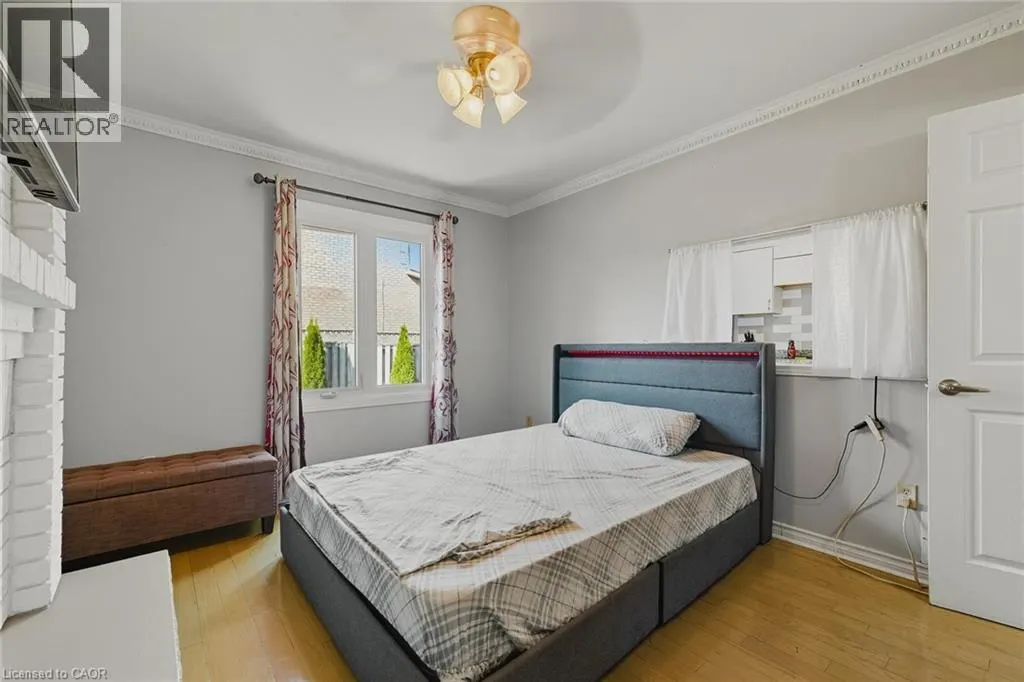 2 BLACKBURN Crescent