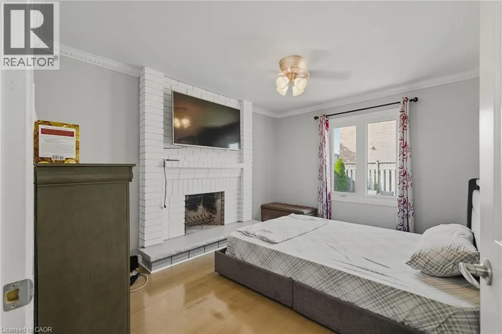 2 BLACKBURN Crescent