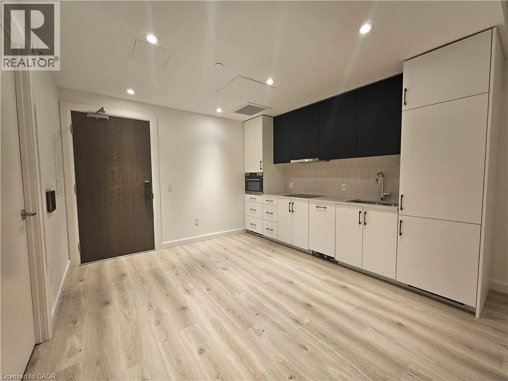 741 KING Street W Unit# 1705, #1705