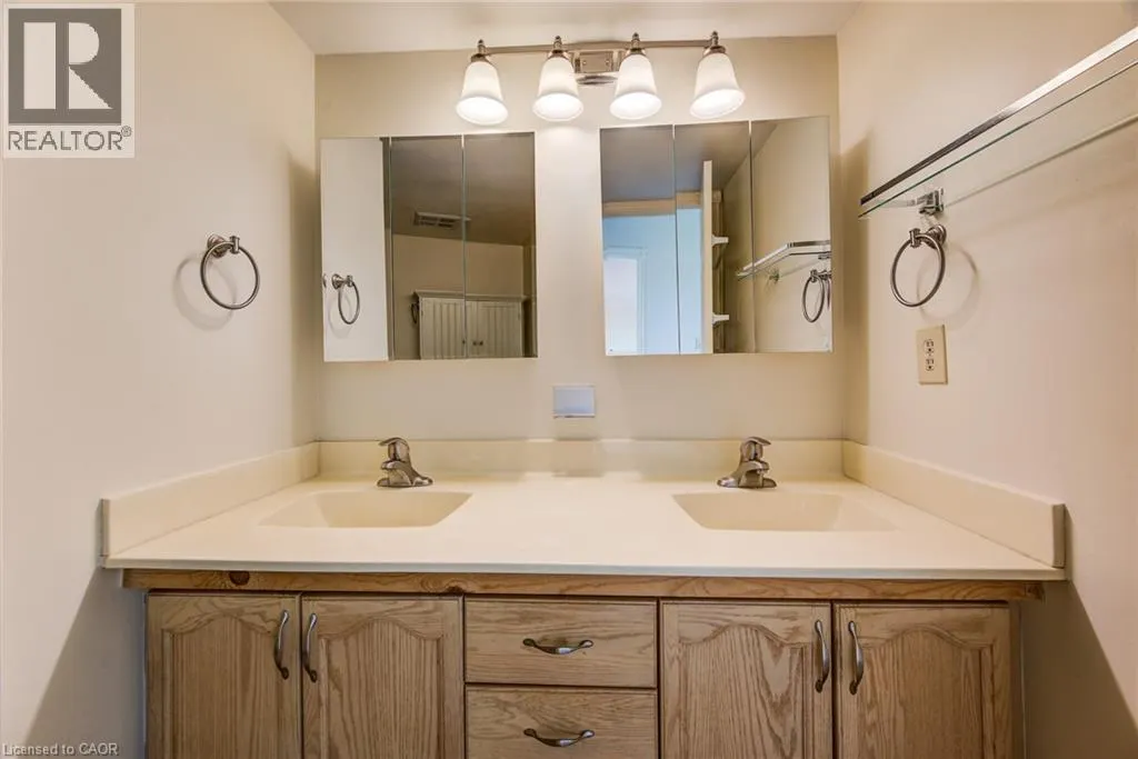237 KING Street W Unit# 901, #901