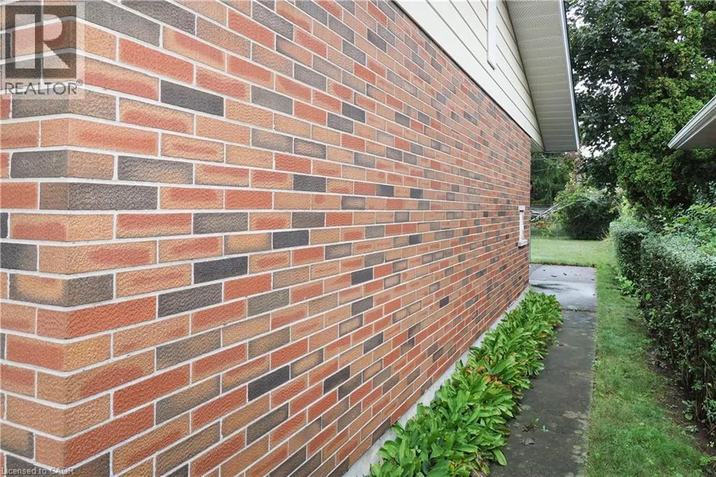 881 DUNBAR Road