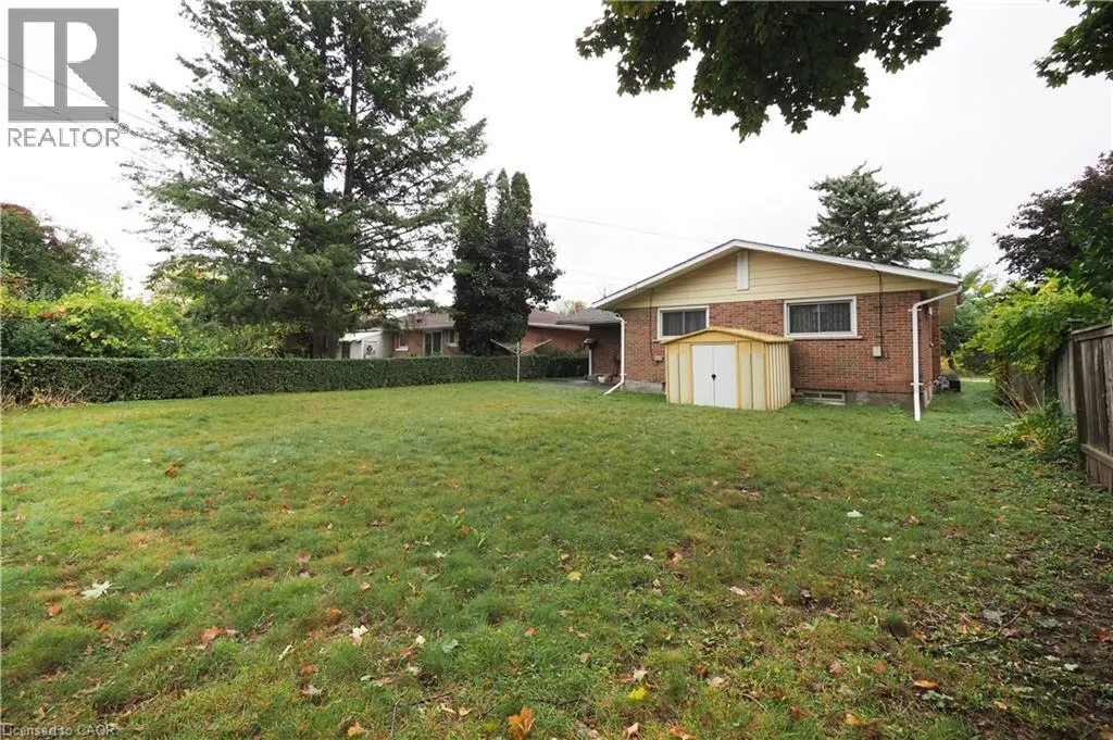 881 DUNBAR Road