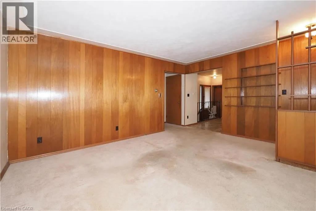 881 DUNBAR Road