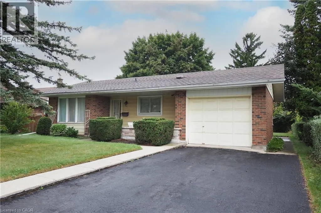 881 DUNBAR Road