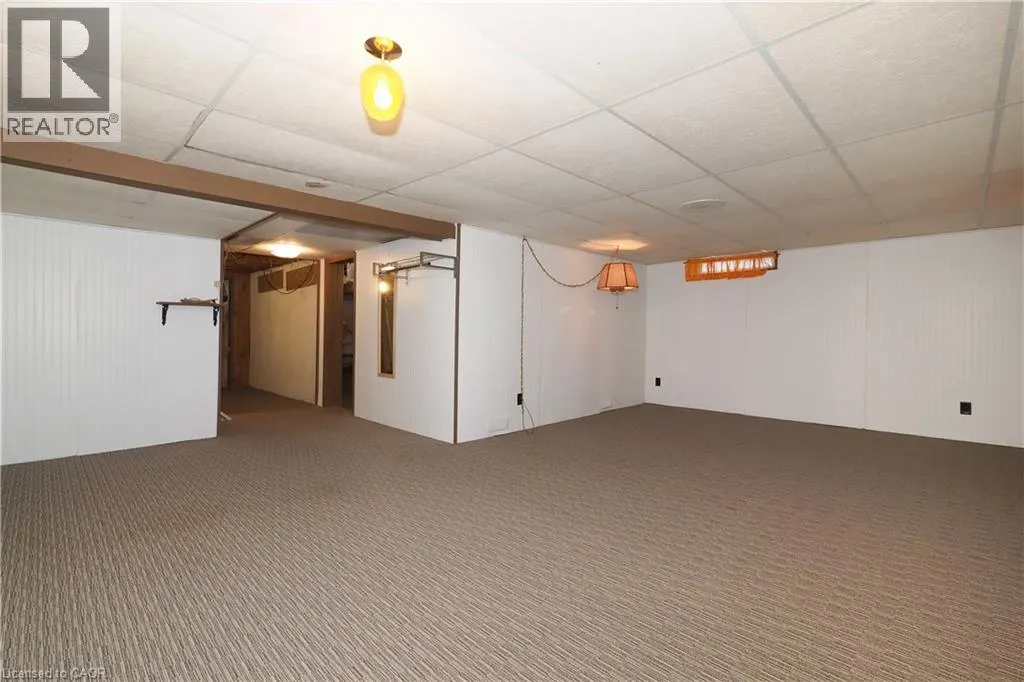 881 DUNBAR Road