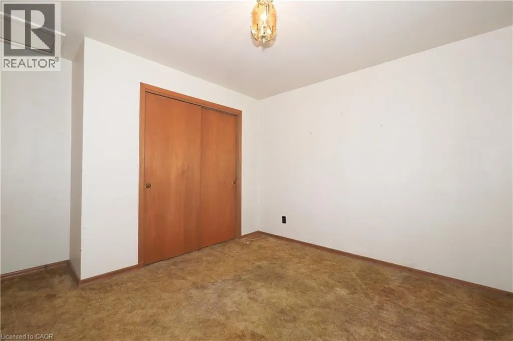 881 DUNBAR Road