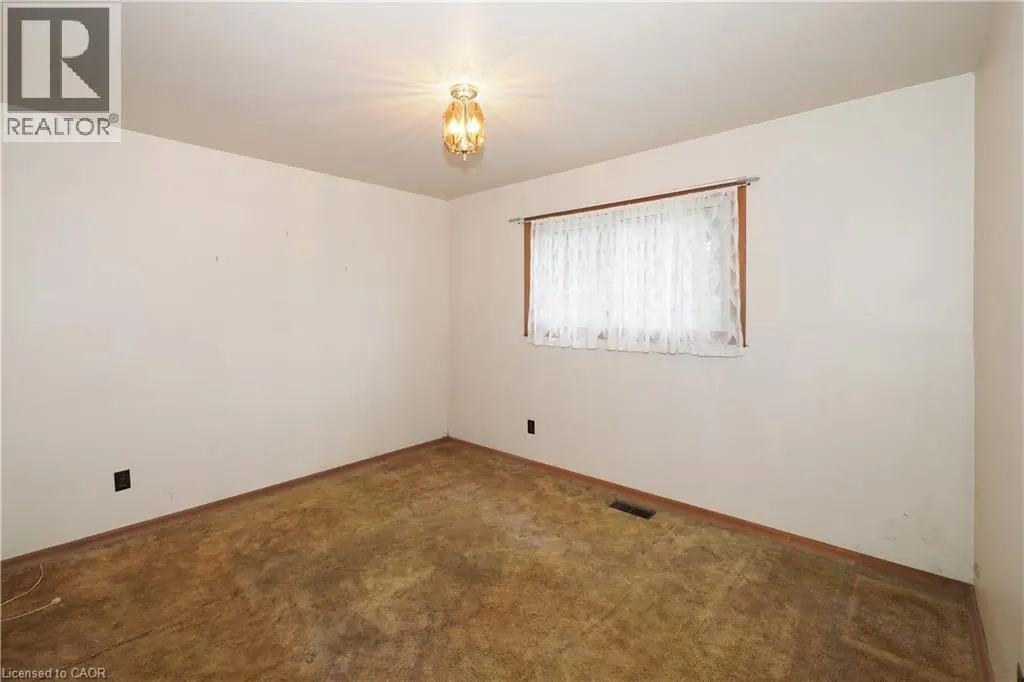 881 DUNBAR Road