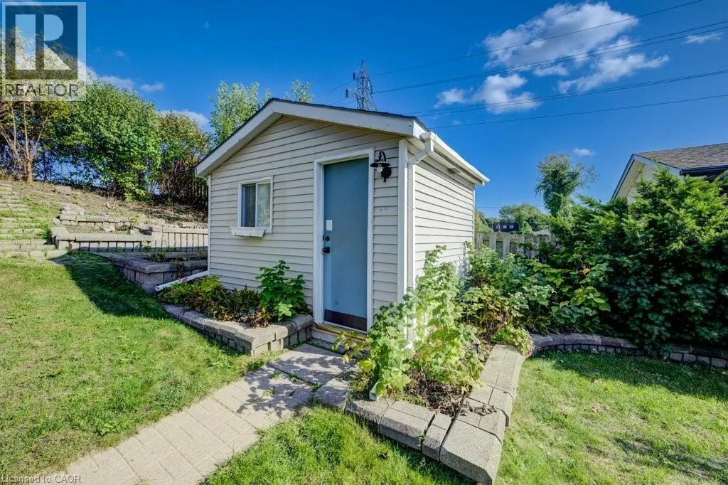 144 LAURENTIAN Drive