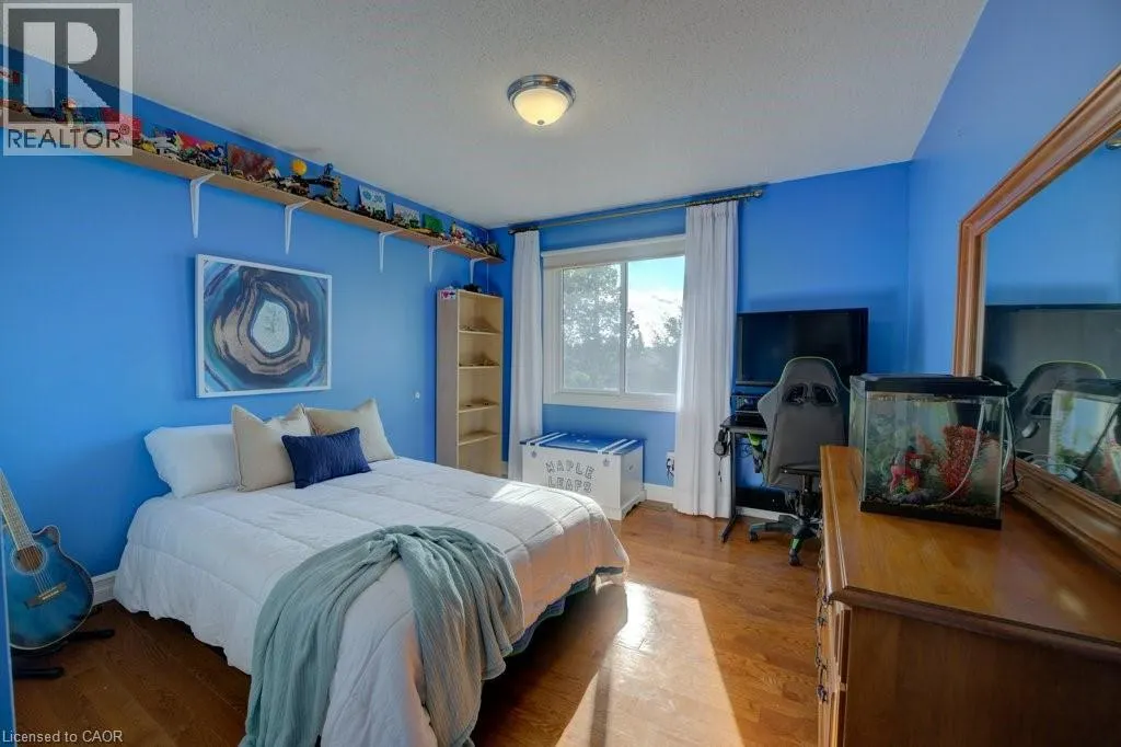 144 LAURENTIAN Drive