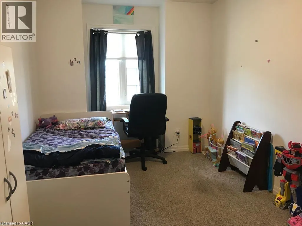 135 HARDCASTLE Drive Unit# 7, #7