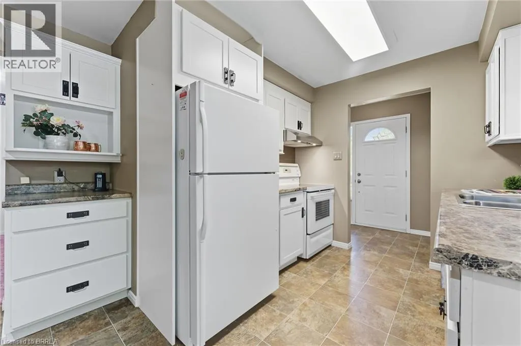 45 MAPLE Crescent