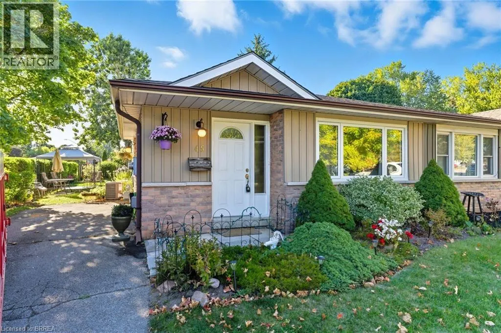 45 MAPLE Crescent