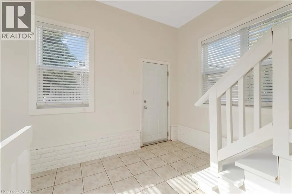 543 VINE Street