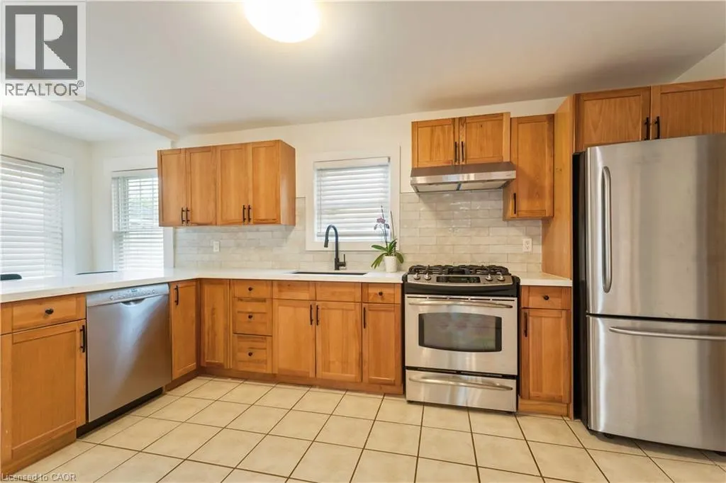 543 VINE Street