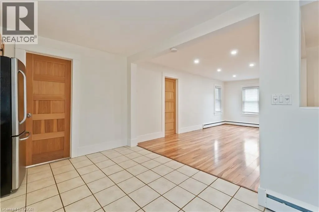543 VINE Street