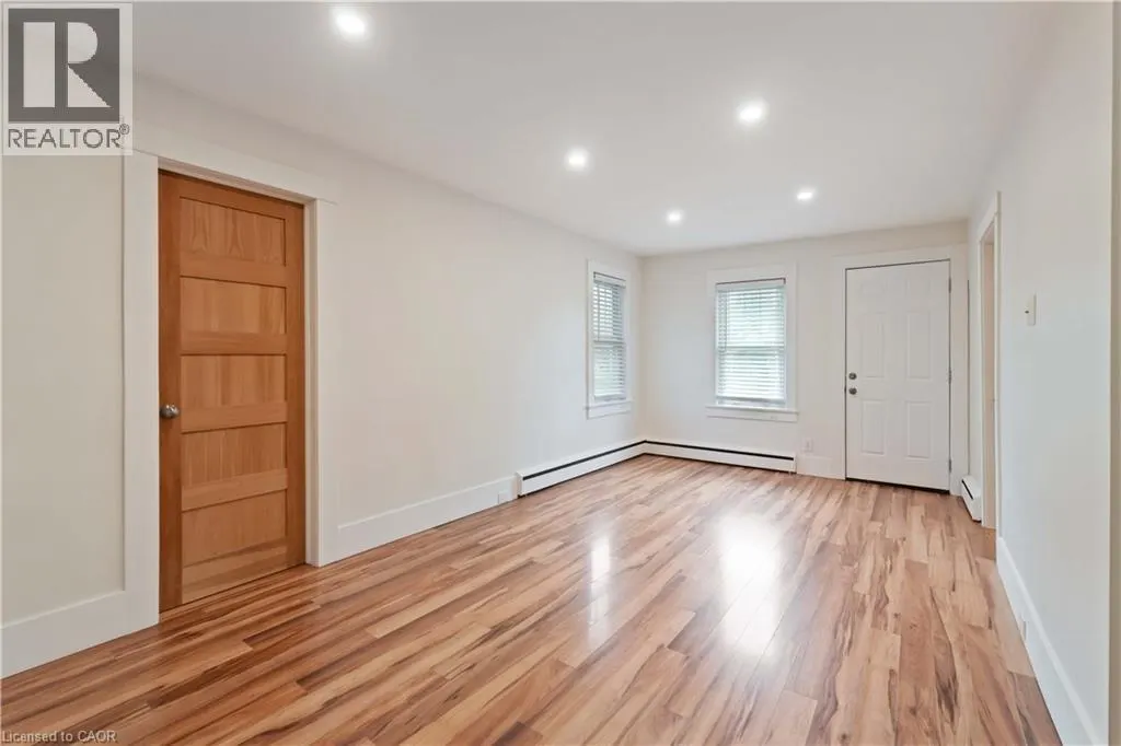 543 VINE Street