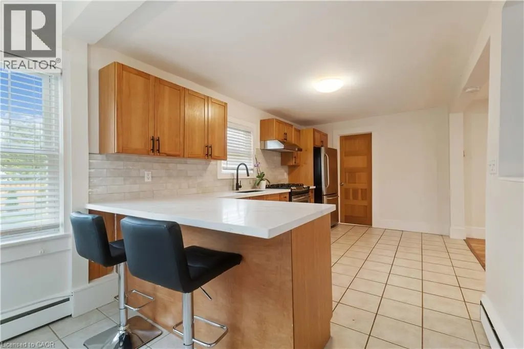 543 VINE Street