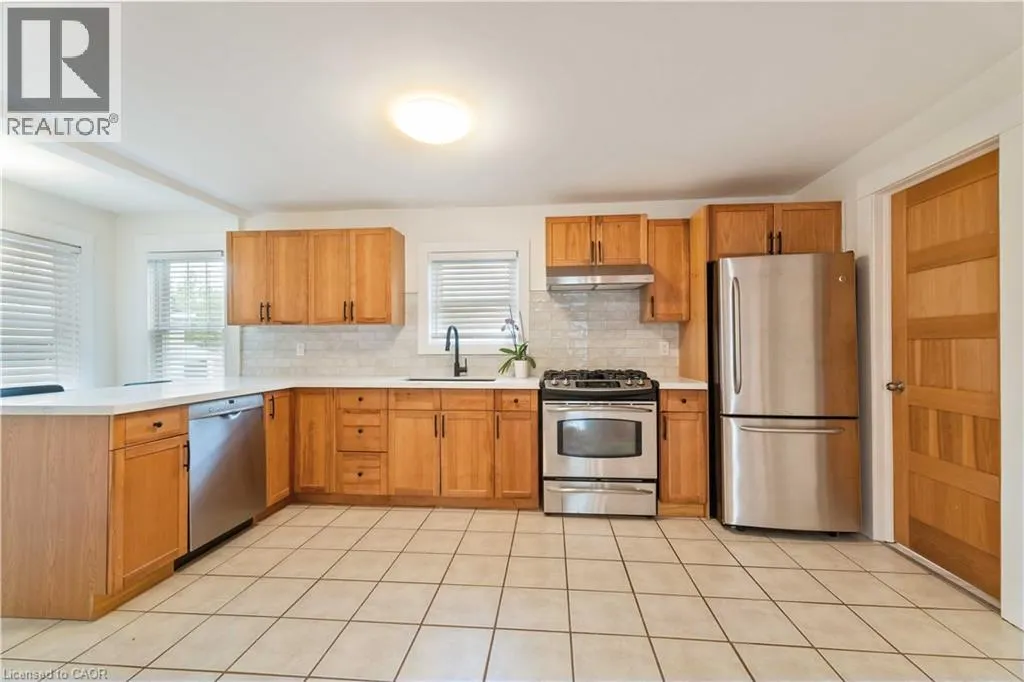543 VINE Street