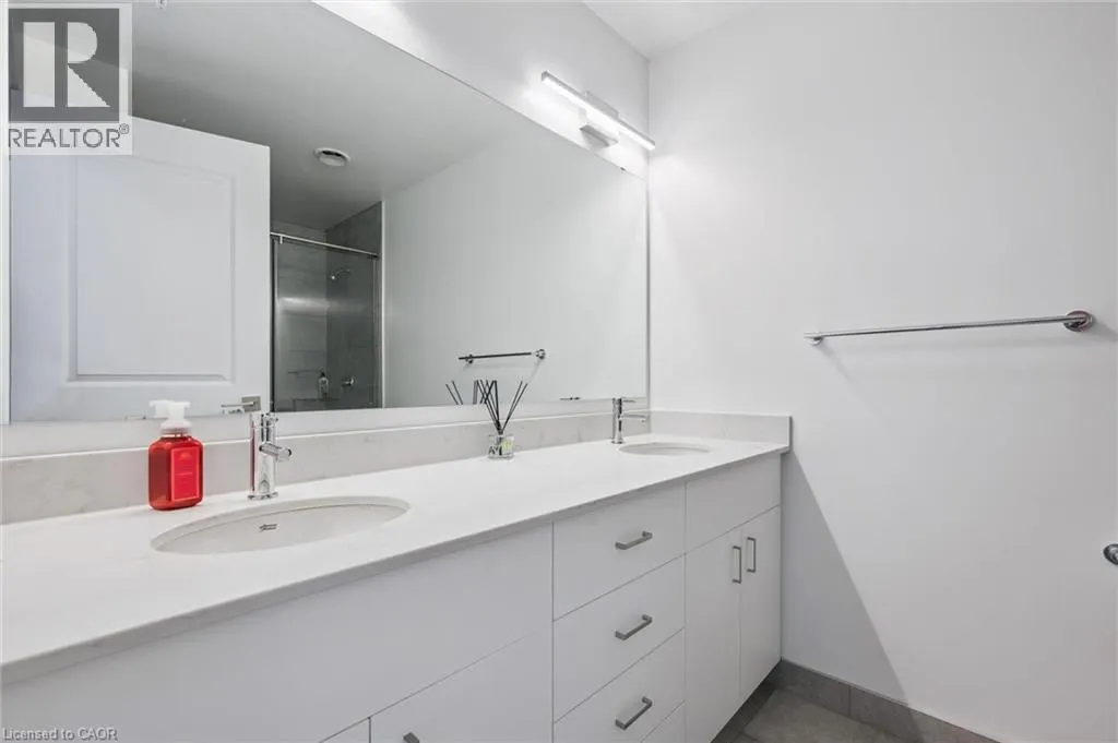 15 GLEBE Street Unit# 902, #902