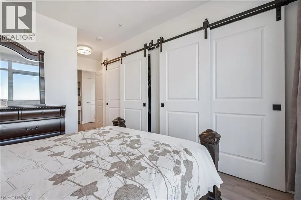 15 GLEBE Street Unit# 902, #902