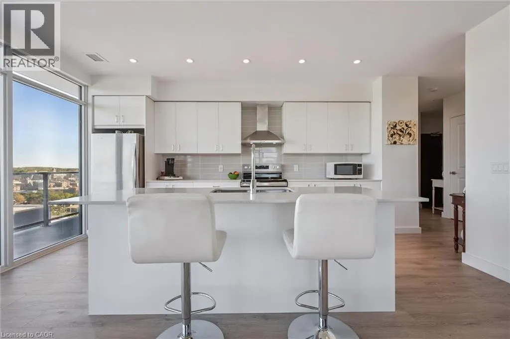 15 GLEBE Street Unit# 902, #902