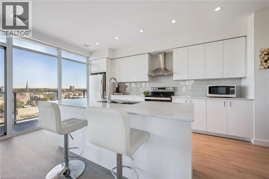 15 GLEBE Street Unit# 902, #902