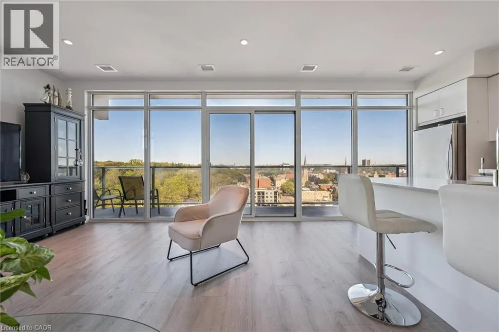 15 GLEBE Street Unit# 902, #902