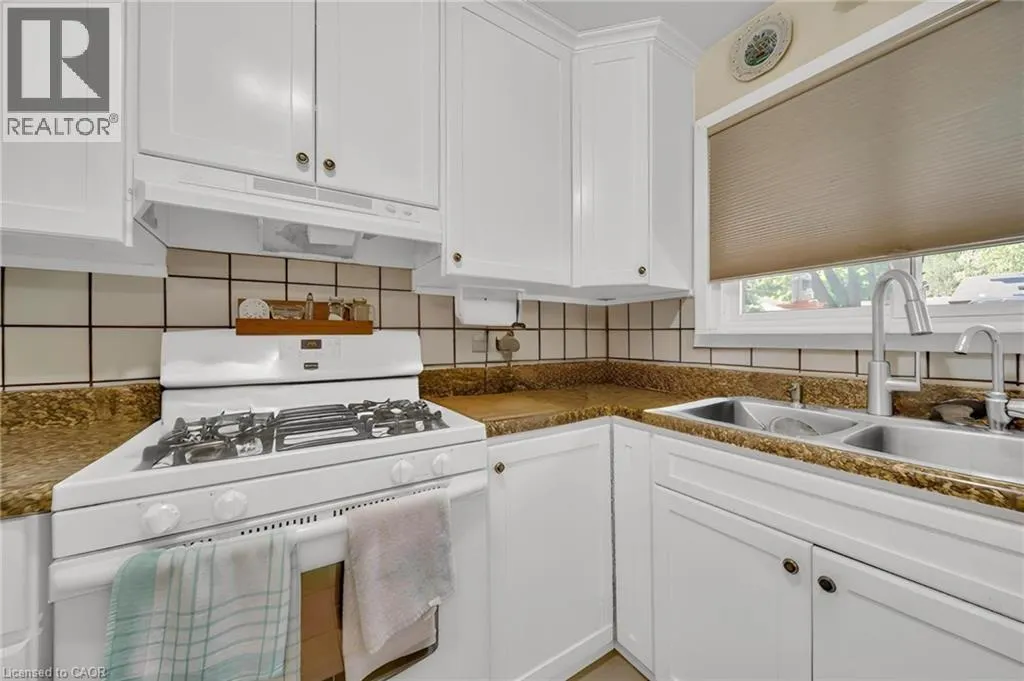 13 GILSTON Parkway