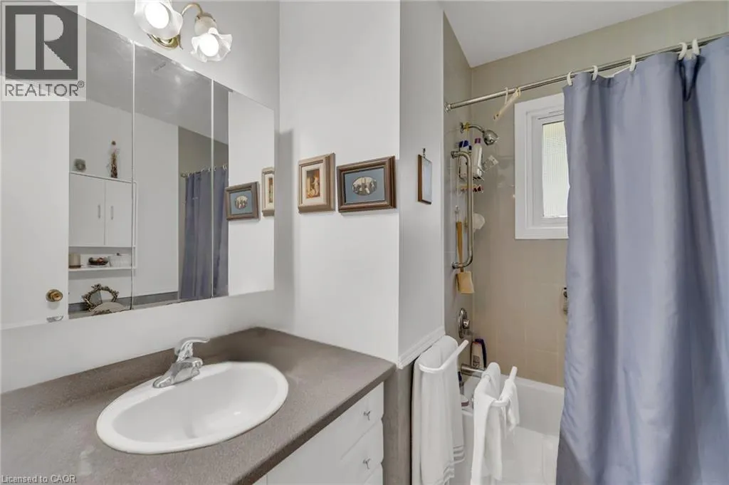 13 GILSTON Parkway