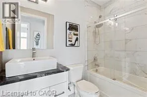 60 CHARLES Street W Unit# 3008, #3008