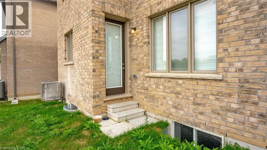 102 STRICKLAND Avenue