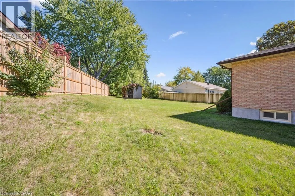 582 SKYLARK Road