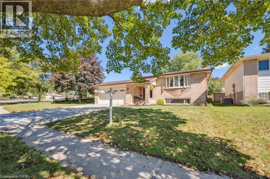 582 SKYLARK Road
