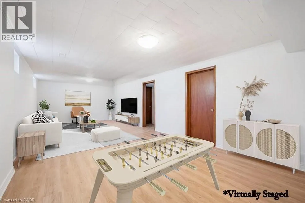 582 SKYLARK Road