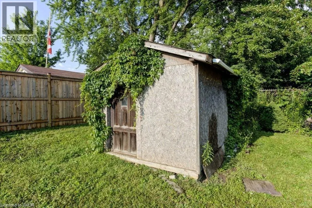 582 SKYLARK Road