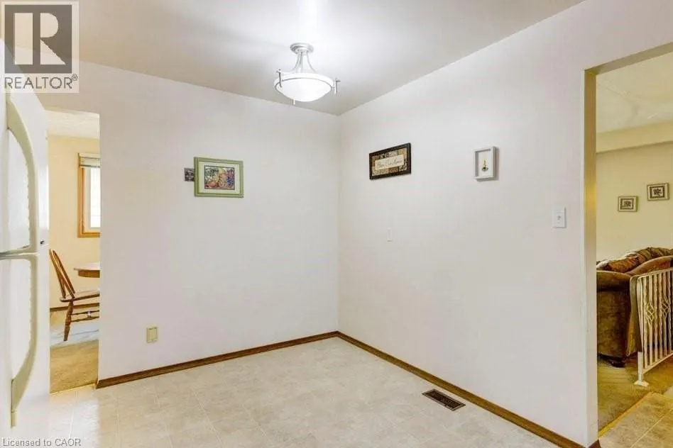 582 SKYLARK Road
