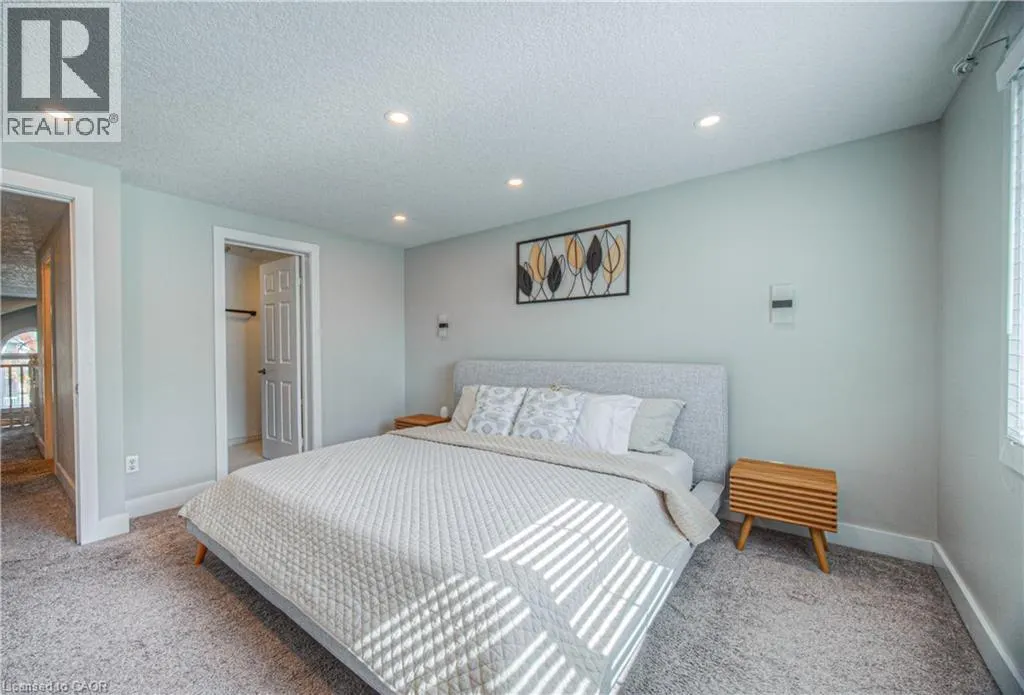 220 SIENNA Crescent