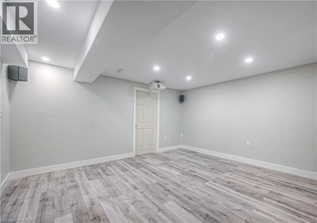 220 SIENNA Crescent