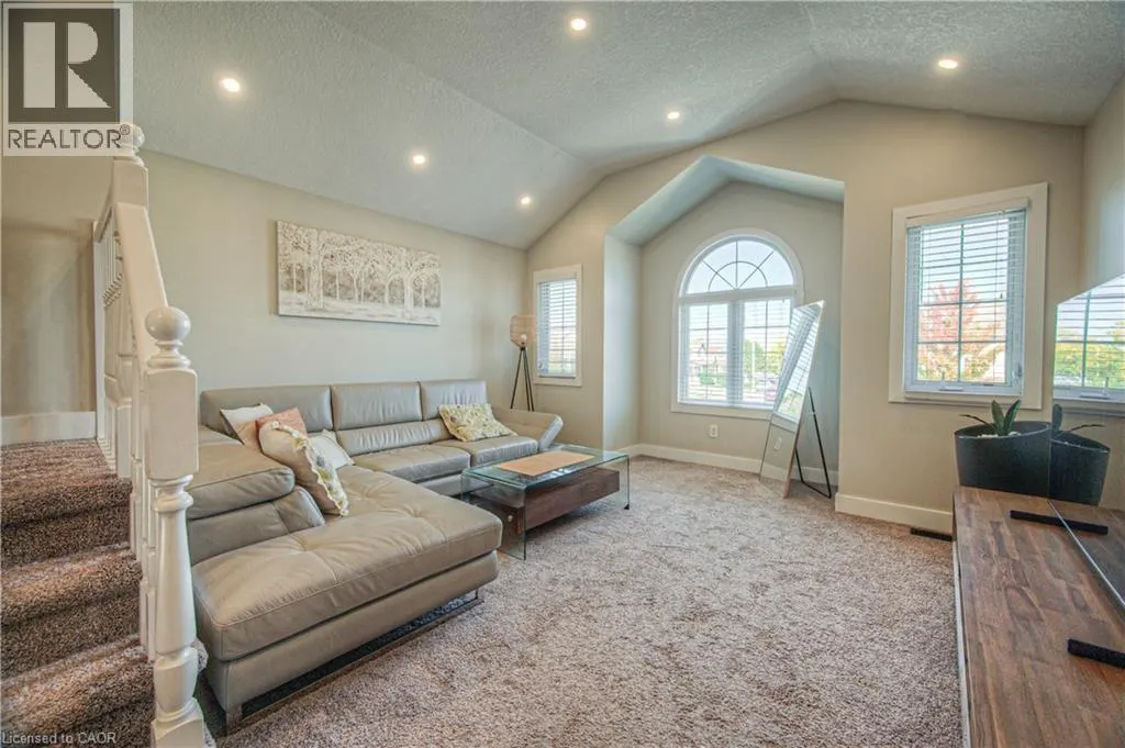 220 SIENNA Crescent