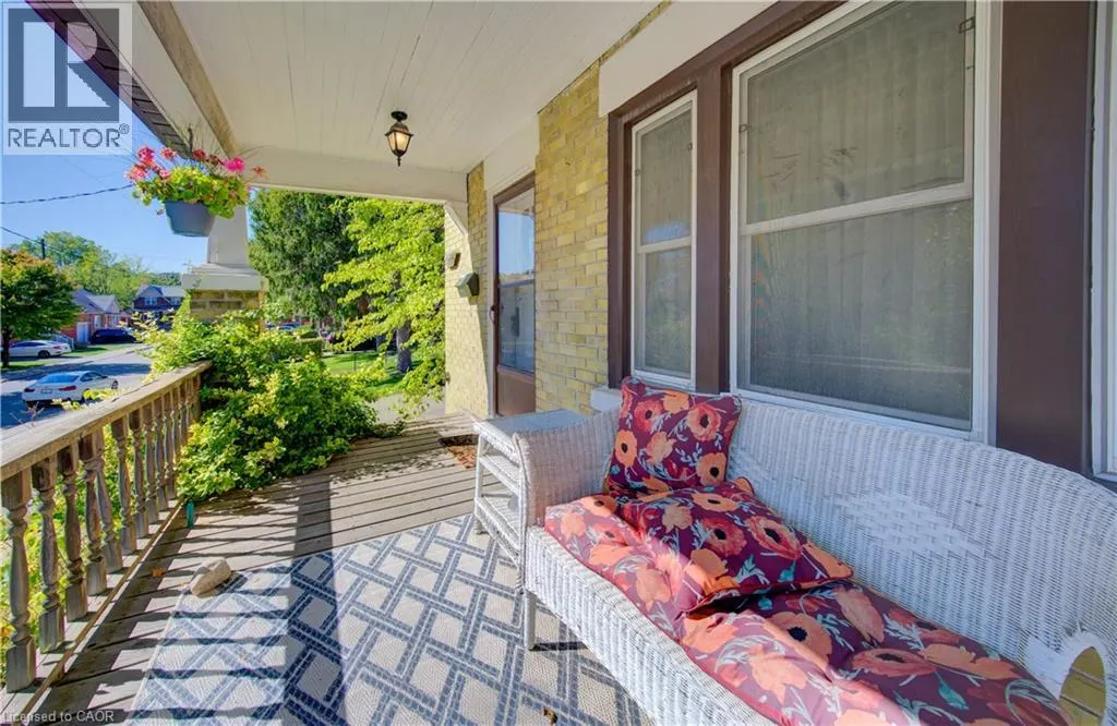 32 ELGIN Street