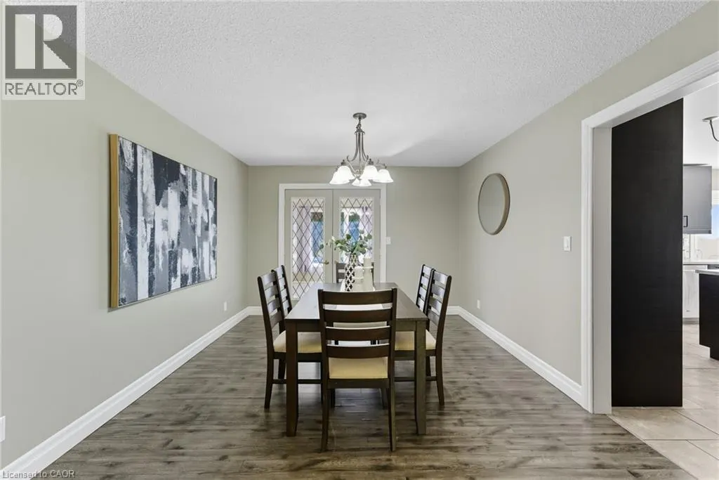 792 6TH CON RD W