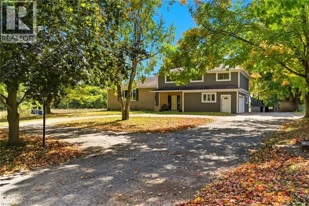792 6TH CON RD W